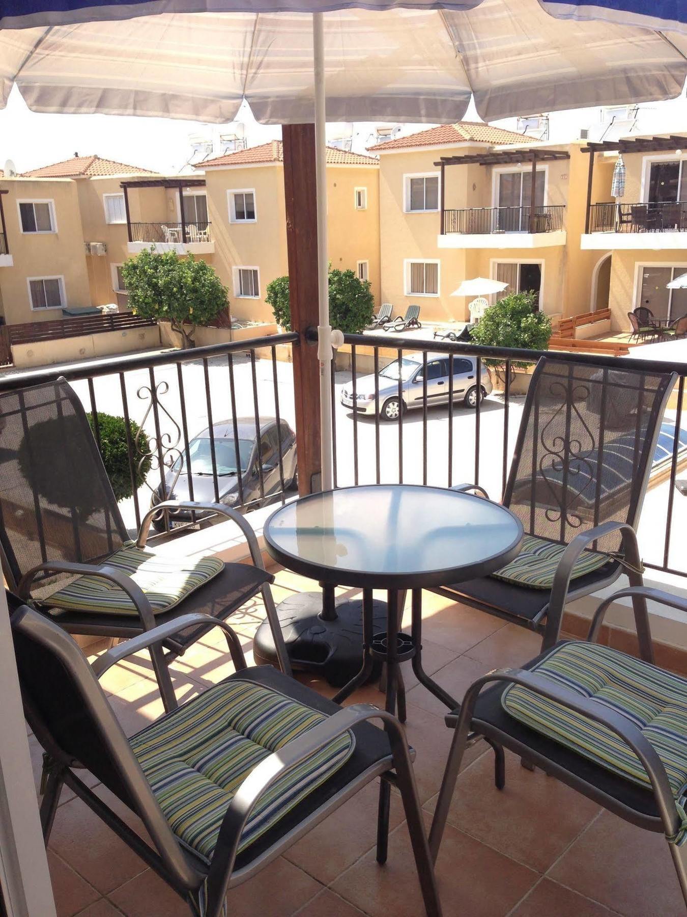 Sirena Sunrise, Apartment 4 Paphos Exterior photo