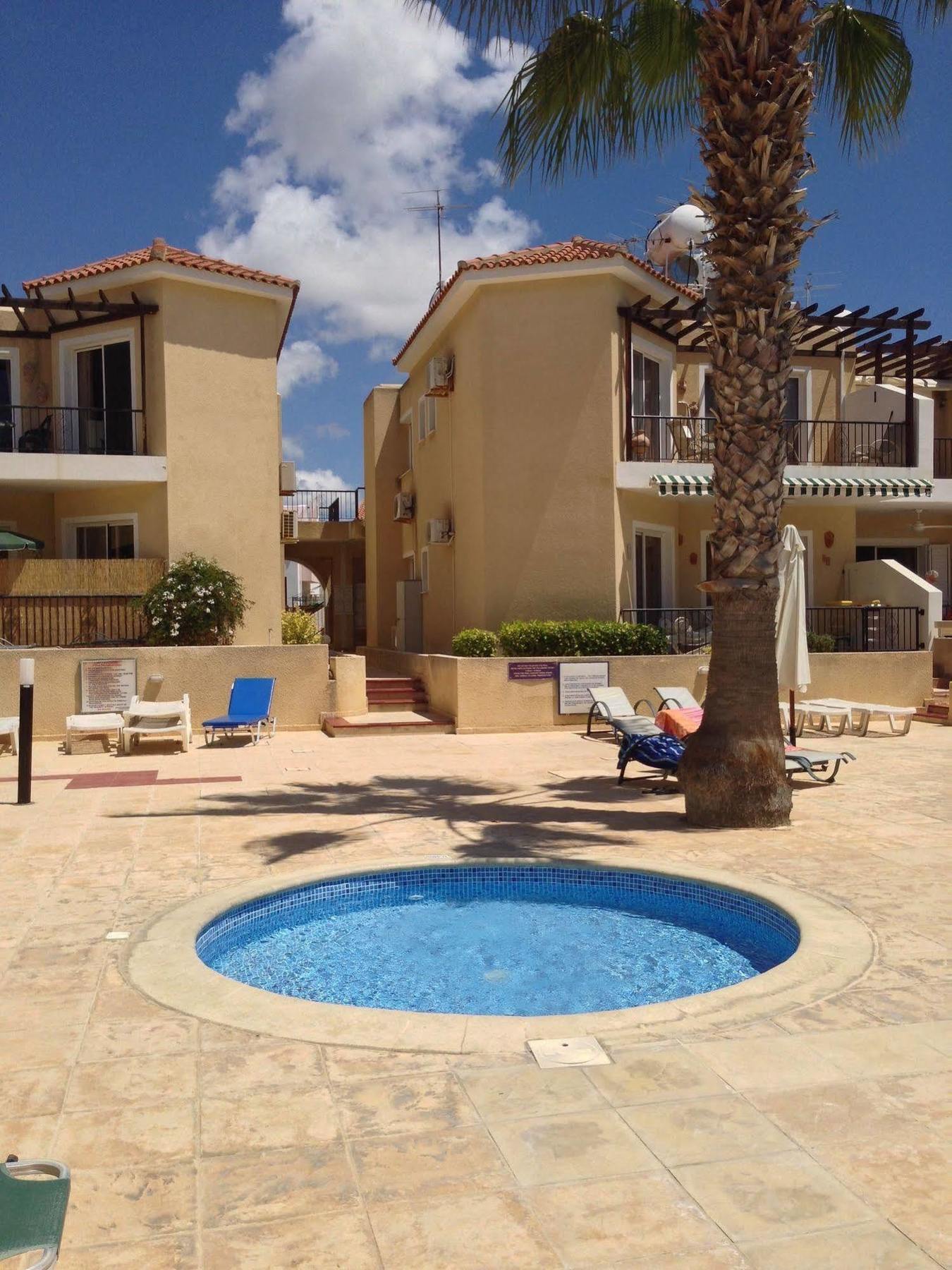 Sirena Sunrise, Apartment 4 Paphos Exterior photo