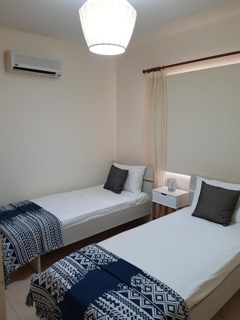 Sirena Sunrise, Apartment 4 Paphos Exterior photo